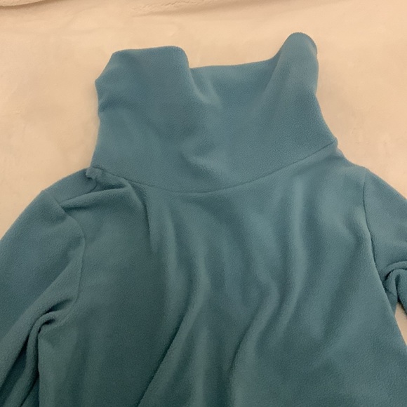 Old navy sweater - Picture 2 of 2